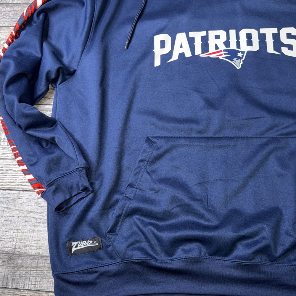 Zubaz NFL New England Patriots Pullover Hoodie - Picture 3 of 7